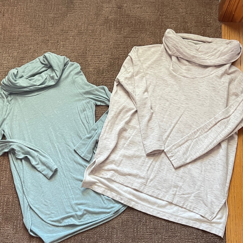 Lou & Grey Soft wide turtleneck